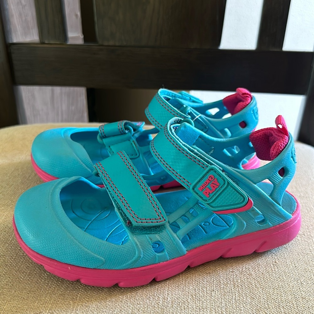 Stride Rite Made to Play Kids Girls Phibian Closed Toe Sandals Blue Pink Size 11